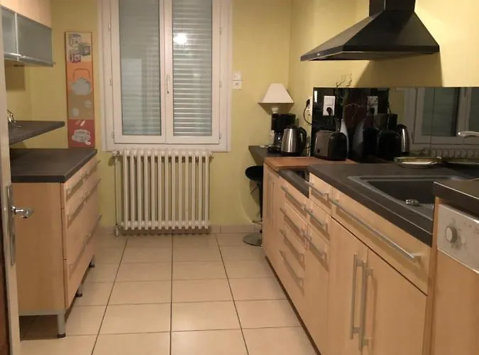 アパート Montcalm ミヨー