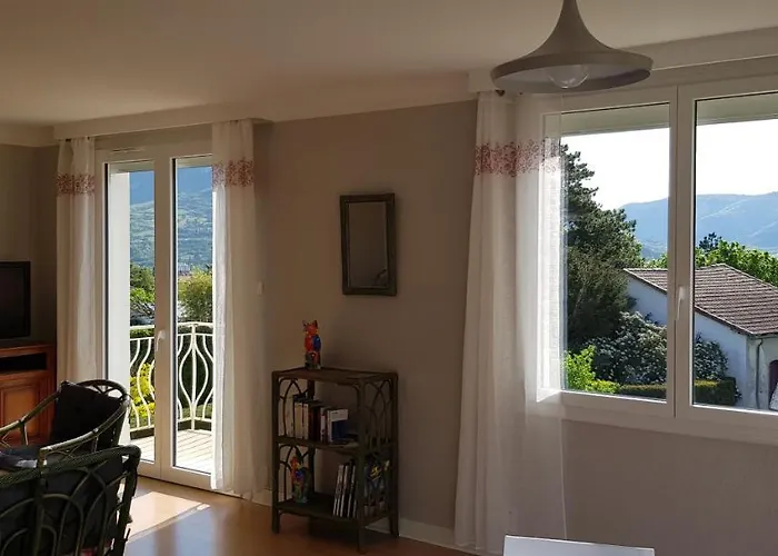 Montcalm アパート ミヨー